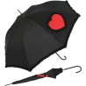 Long parapluie noir avec cœur rouge et dentelle sur bor