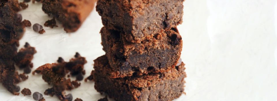 Le gâteau au chocolat pour grandes et petites faims